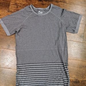 Old Navy Active Go Dry athletic shirt workout